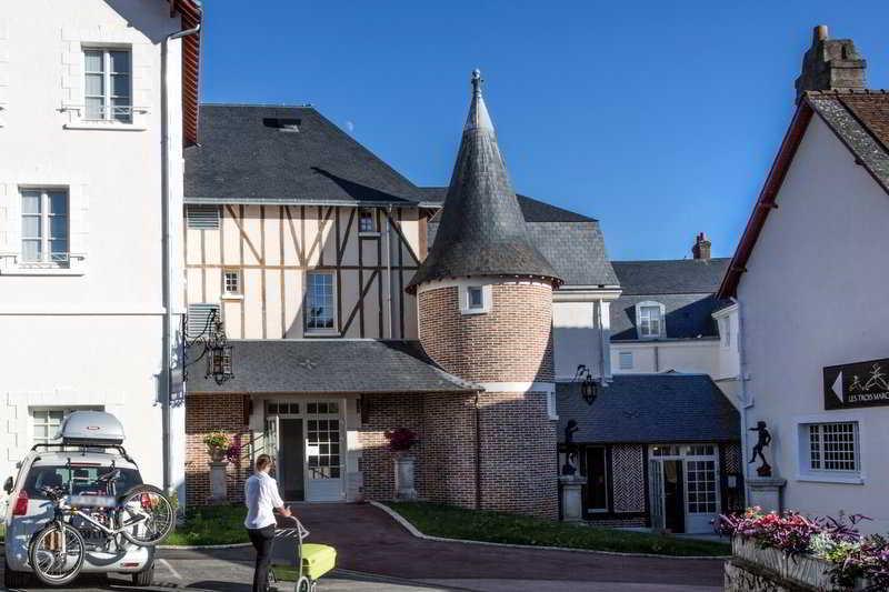 Relais des Trois Châteaux Cour-Cheverny Exterior foto